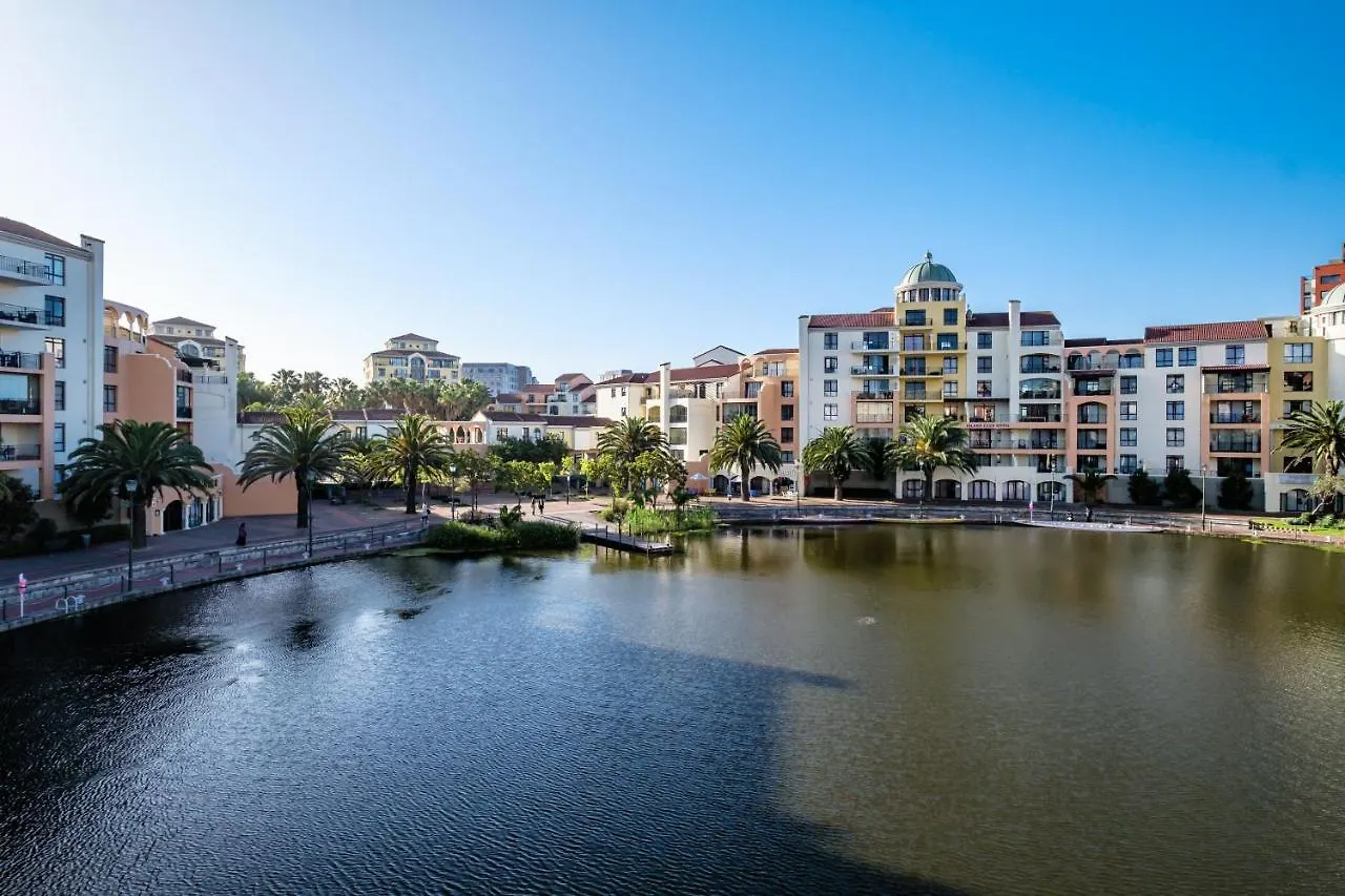 Belina - Island Club Canal View Cape Town Apartment