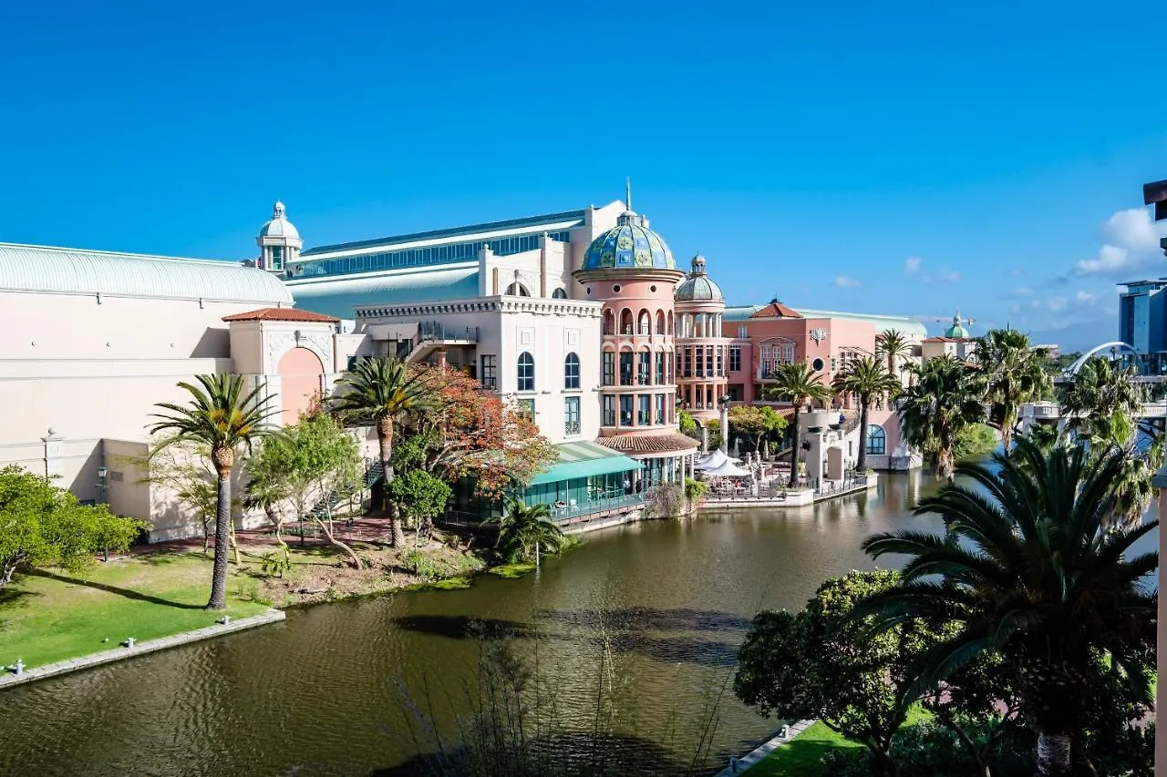 Belina - Island Club Canal View Cape Town Apartment