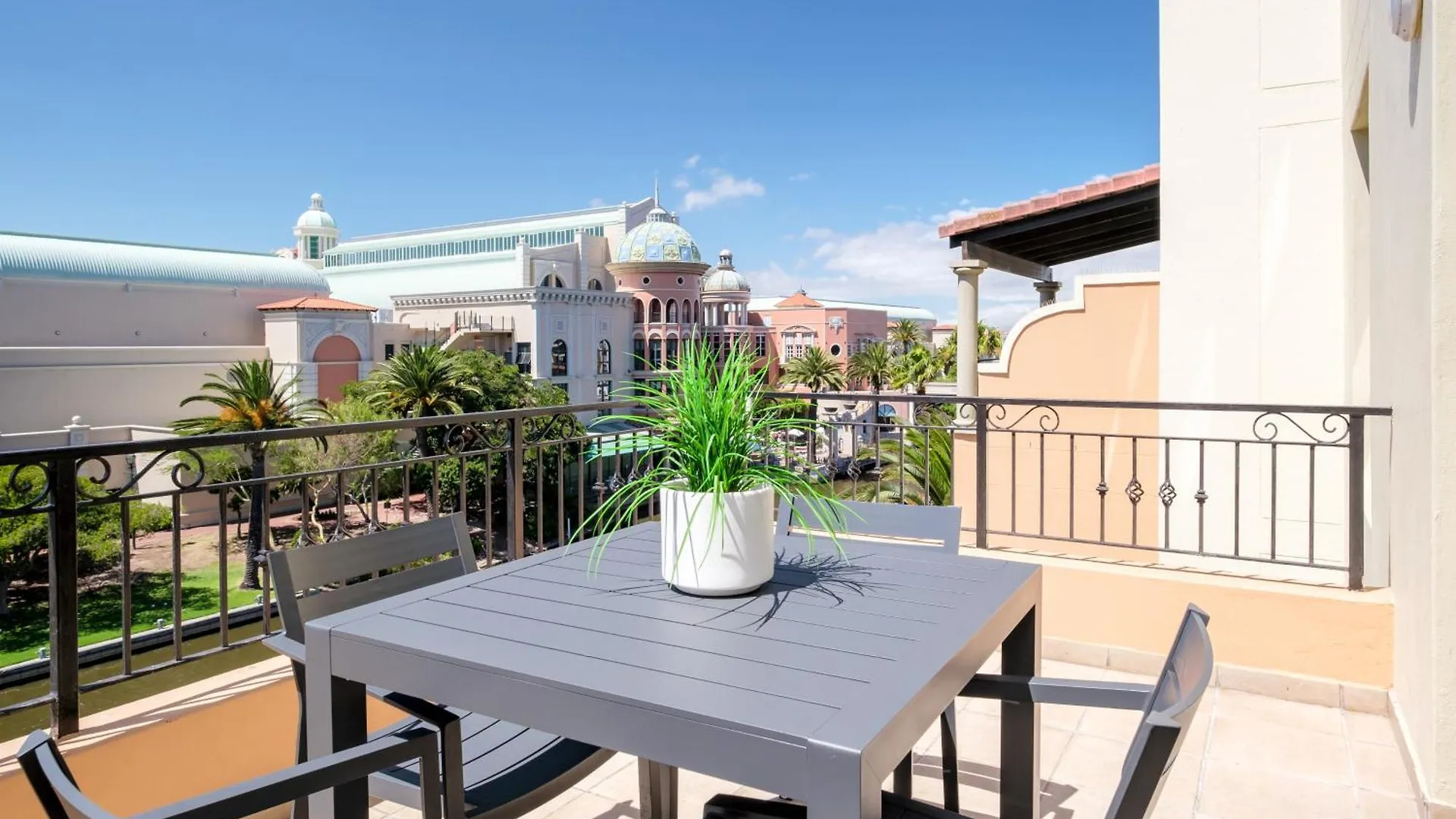 Belina - Island Club Canal View Cape Town